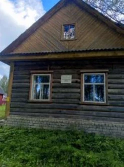 Здание 39,5 кв.м с земельным участком 657 кв.м по адресу: Ярославская область, Брейтовский р-н, д. Остряковка, д. 17
