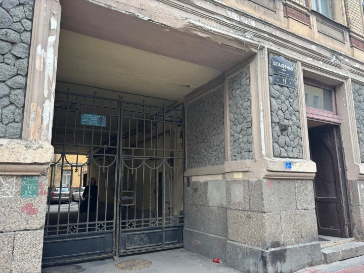 Здание 79,6 кв.м с участком под капитальный ремонт