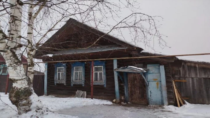 Земельный участок и нежилое здание по адресу: обл. Нижегородская,г Семенов, д. Ларионово