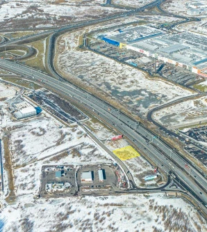 Продается  последний участок площадью-20 соток с прямым съездом и выездом на КАД в развитом торгово - индустриальном парке KAD GATE PARK (площадью 8га) у развязки КАД и проспекта Энгельса.