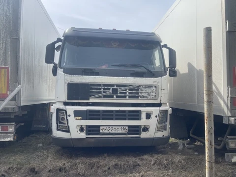 Грузовой-тягач седельный VOLVO FM-TRUCK 4X2, белый, 2010, пробег - нет данных, 12.8 АТ (400 л. с.), дизель, задний, VIN YV2JSG0A6AB563100, Республика Татарстан, Зеленодольский р-н, М-7 Волга, 790-й км, 1