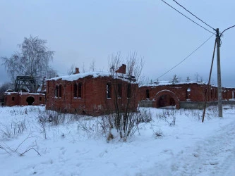 24 сотки с объектами незавершенного строительства  в Парголово
