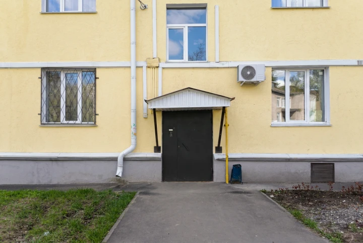 Нежилые помещения 377,9 кв.м в цоколе жилого дома, Уфа, ул. Кольцевая, 61.
