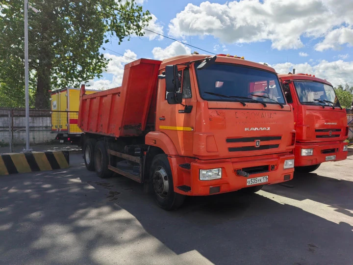 Грузовой самосвал КАМАЗ 65115-42