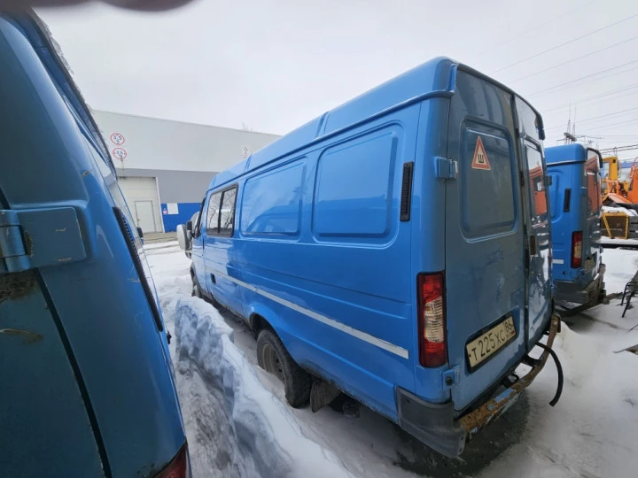Грузовой фургон цельнометаллический 7 мест ГАЗ 27057.