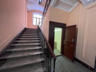 Помещение 14,4 кв.м в центре города