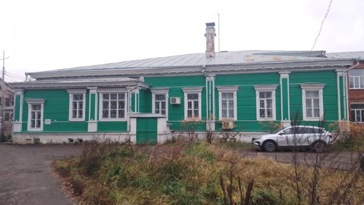Здание ОКН с зем. участком 4 385 кв.м в центре г. Переславля-Залесского: Ярославская область, г. Переславль-Залесский, ул. Советская, д. 22, с земельным участком