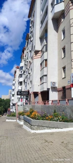 Квартира - 176,7 кв. м, адрес: г. Хабаровск, Центральный, ул. Комсомольская, д. 104, кв. 83, 3 - комнатная, 6 этаж, кадастровый номер 27:23:0030120:1181. Доступ к объекту отсутствует.