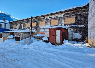 Нежилое здание 620,7 кв. м с земельным участком 913 кв.м: Архангельская область, г. Кот-лас, ул. 7-го Съезда Советов, д. 105, корп. 5