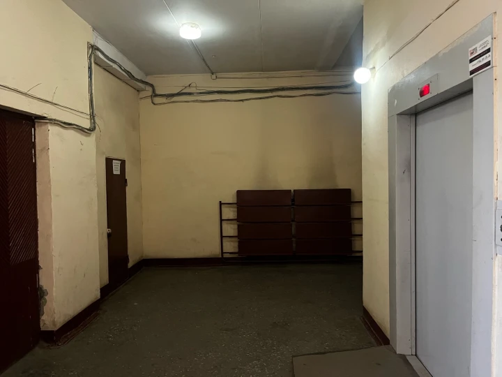 Помещение 9,9 кв.м на пр. Большевиков, ст.м "Ул. Дыбенко"