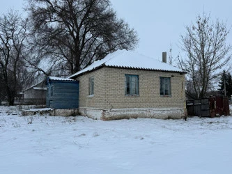 Здание 74,6 кв.м и з/у в Курской области, с. Красная Долина