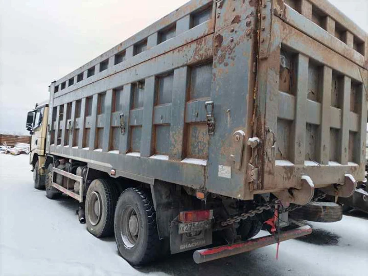 Специализированный, автомобиль - самосвал SHACMAN SX33186V366, 2022, Идентификационный номер: LZGJX4V60NX011432, принадлежащий Продавцу на праве собственности, что подтверждается Договором купли-продажи № ОВ/Ф-87172-08-01-С-01 от 23.06.2022 г.