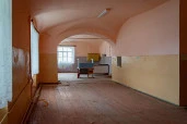Нежилое здание, общей площадью 1095,5 кв.м. с земельным участком в г. Болхов Орловской области.