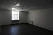 Право аренды помещения площадью 110,4 кв. м в Апраксином дворе.
