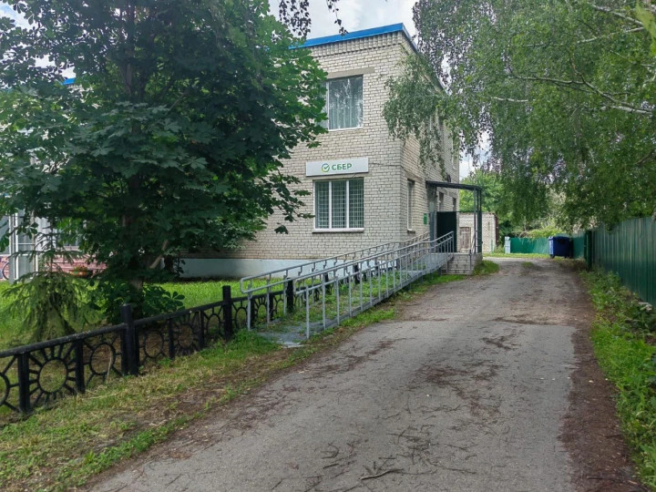 Продажа стрит-ритейла площадью 284,3 кв. м в г. Ульяновске и 2 помещения в Ульяновской области с долей в земельном участке