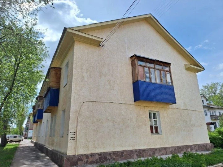 Комната - 8,9 кв. м, адрес: Республика Башкортостан, г. Ишимбай, ул. Революционная, д. 11, кв. 2, комн. 1.