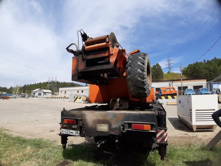 Автокран КС  55722-1