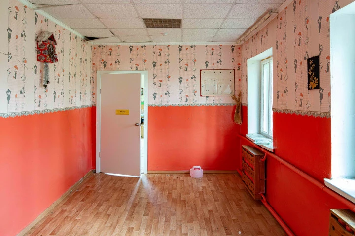 Земельный участок, площадь 4011 кв.м., здание детского сада 403,7 кв.м., склад 35,1 кв.м., котельная 14,1 кв.м. по адресу: Липецкая обл., Хлевенский р-н, с. Дмитряшевка, ул. Молодежная, д. №1.
