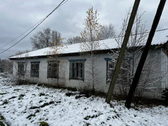 Продается  Здание с земельным участком, Красноярский край, с. Ирбейское, ул. Мира 5а