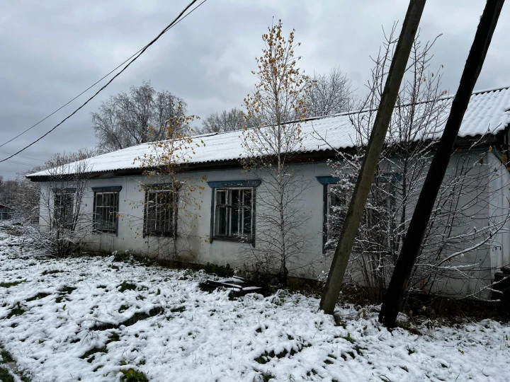 Продается  Здание с земельным участком, Красноярский край, с. Ирбейское, ул. Мира 5а