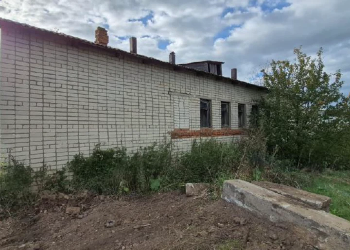 Нежилое здание, 1-этажное, площадь 183,8 кв.м, земельный участок, площадь 452 кв.м: Ярославская область, р-н Переславский, с. Дубровицы, ул. Крутец, д. 19