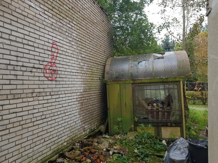 Участок 270 кв.м со зданием бывшей котельной в Невском Парклесхозе
