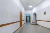 Здание ОКН "Торговый дом Вахромеева", кон.XVIII в., нач.XX в., общей площадью: 1 197,5 кв. м, с земельным участком 911 кв. м, в центре Ярославля, на улице Андропова, д. 9/9
