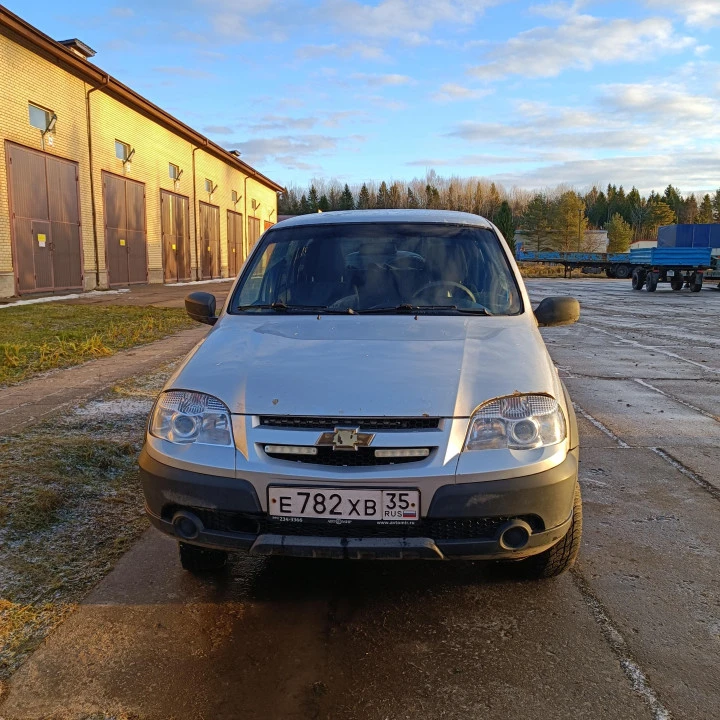Автомобиль легковой CHEVROLET NIVA