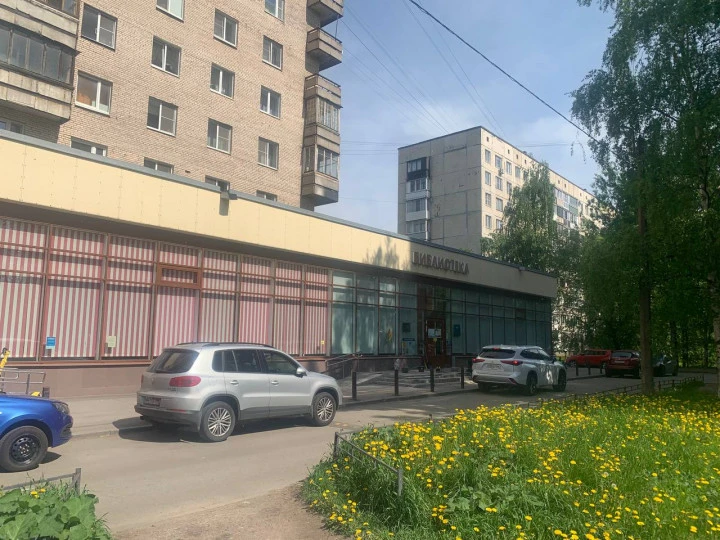 Право аренды помещения 148,7 кв.м у ст. м «Улица Дыбенко»