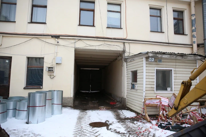 Аренда здания 3690.5 кв.м. на территории Апраксиного двора