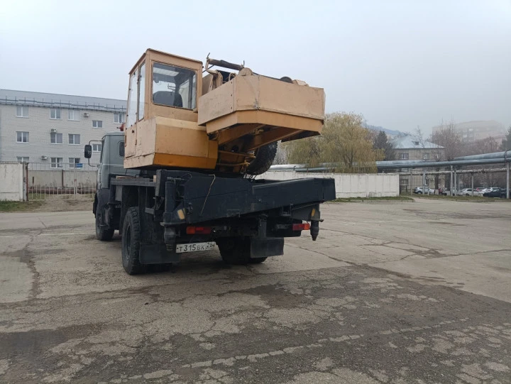 Специализированный автокран КС 3577-4