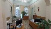 Административное здание, количество этажей 2, площадь: 556,6 кв. м с земельным участком площадью 778 кв. м: Ярославская область, г. Ярославль, ул. Советская, д. 7