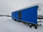 Мобильное здание на прицепе тракторном Мод.89963-08, 2022, Идентификационный номер: 06515, принадлежащий Продавцу на праве собственности, что подтверждается Договором купли-продажи № ОВ/Ф-30605-21-01-С-01 от 19.09.2022 г.