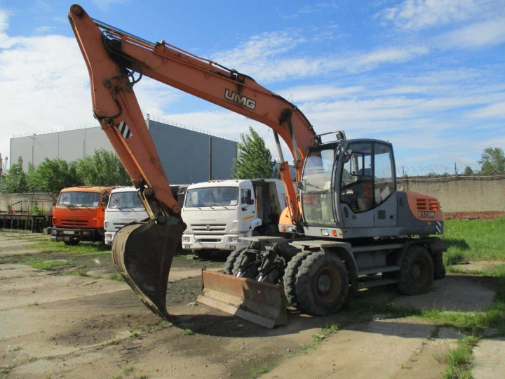 Экскаватор E170W