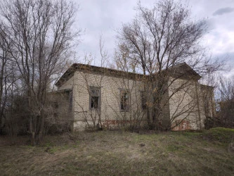 Продажа зданий (2 шт.) общей площадью 609 кв. м и земельного участка 3155 кв. м в с. Приволжское Саратовской области