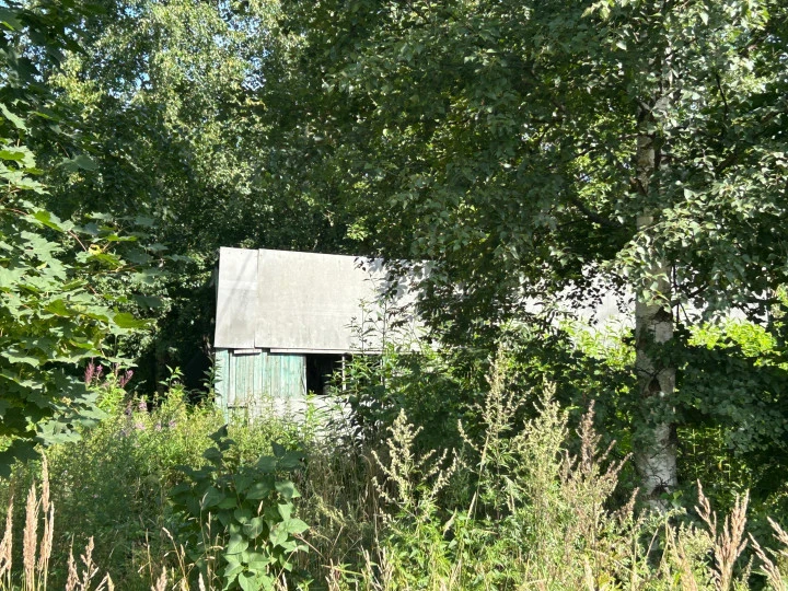 Нежилое здание и участок под торговлю в Горелово