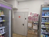 Административное здание с земельным участком в центре Соснового Бора