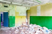 Имущественный комплекс в составе которого 3 здания общей площадью 1 669,3 кв.м. и земельный участок площадью 15 131 кв.м. в д. Ясенок Липецкой области