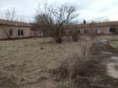 1) Земельный участок площадь 22 575 +/- 107 кв.м., кад.№: 48:14:1560105:12; 2) Здание 912,9 кв. м.; 3) Здание 116,4 кв. м.; 4) Сооружение 25,6 кв. м. по адресу: Липецкая обл, р-н Становлянский, с. Семенек, ул. Юрикова, д. 23