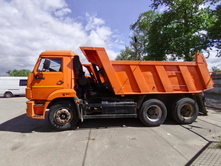 Грузовой самосвал КАМАЗ 65115-42