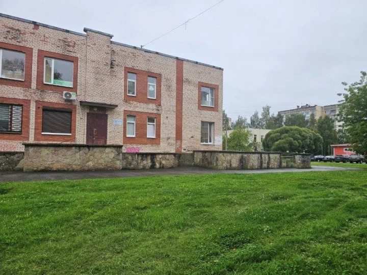 Нежилое помещение  361 кв.м. в г.Кингисеппе