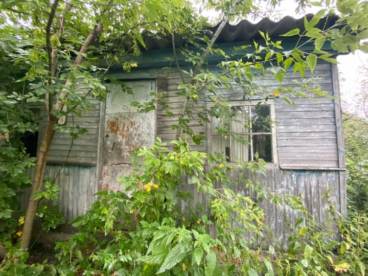 Здание и земельный участок в Орловской области, д. Арбузово