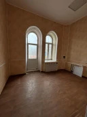 Историческое здание с земельным участком, расположенное по адресу: Ярославская область, г. Ярославль, Московский проспект, д. 43/10
