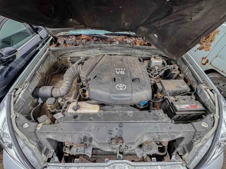 Легковой автомобиль Land Cruiser Prado 120, 2008 года выпуска