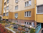 Нежилое помещение - 113,6 кв. м., кадастровый номер 74:36:0209016:5889. Адрес: Челябинская обл., г. Челябинск, ул. Эльтонская 1-я, д. 48, пом. 4, цокольный этаж.