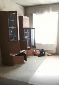 Жилое помещение (3-ком. квартира), пл. 82,5 кв.м., эт.2, КН 50:04:0010512:197, адрес: г. Дмитров,  ул. Пионерская,  д.2, кв.90. Ограничение: ипотека в пользу ОАО Коммерческий банк «Мастер-Банк»