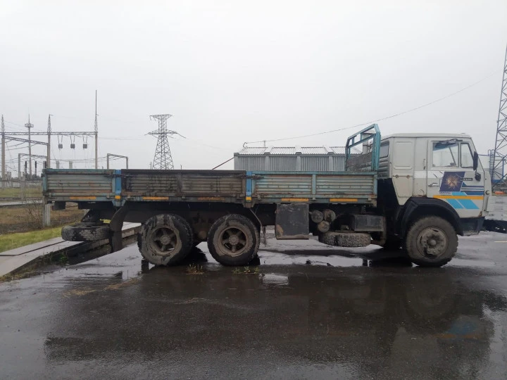Грузовой бортовой КАМАЗ-53212
