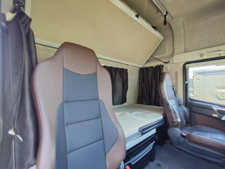 Седельный тягач FAW CA4180P77K25E5