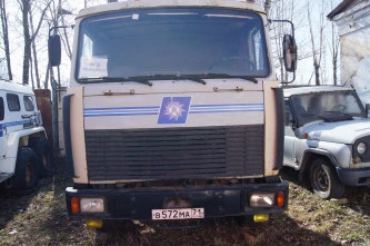 Грузовой тягач седельный МАЗ 54329