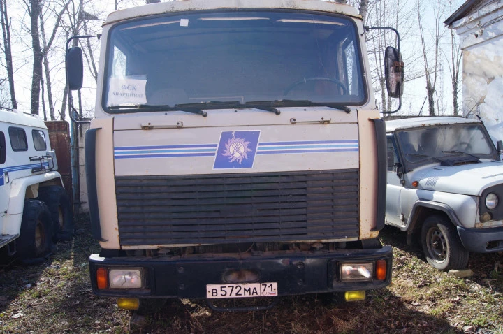 Грузовой тягач седельный МАЗ 54329